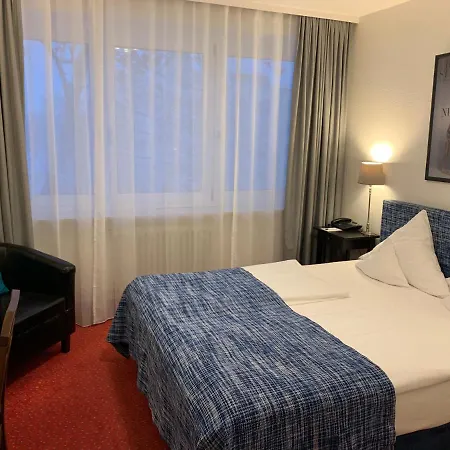 Nymphenburg - 3* Munich