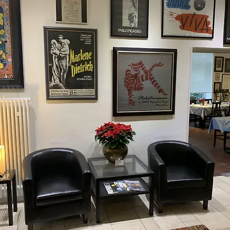 Nymphenburg - 3* Munich